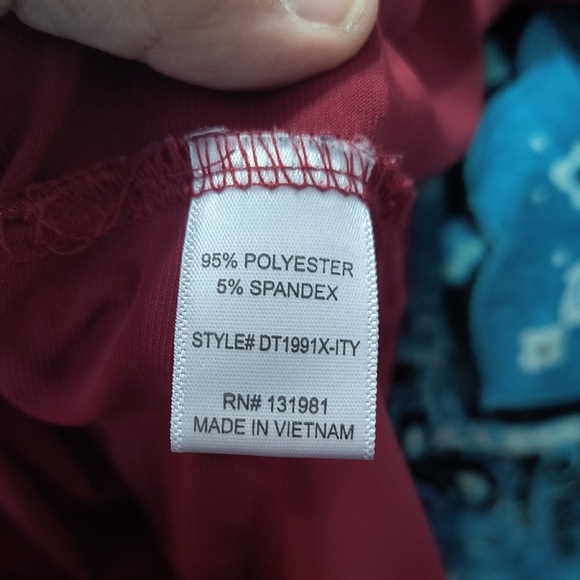 Elegant Red Women's Blouse with Flared Sleeves - Picture 5 of 6